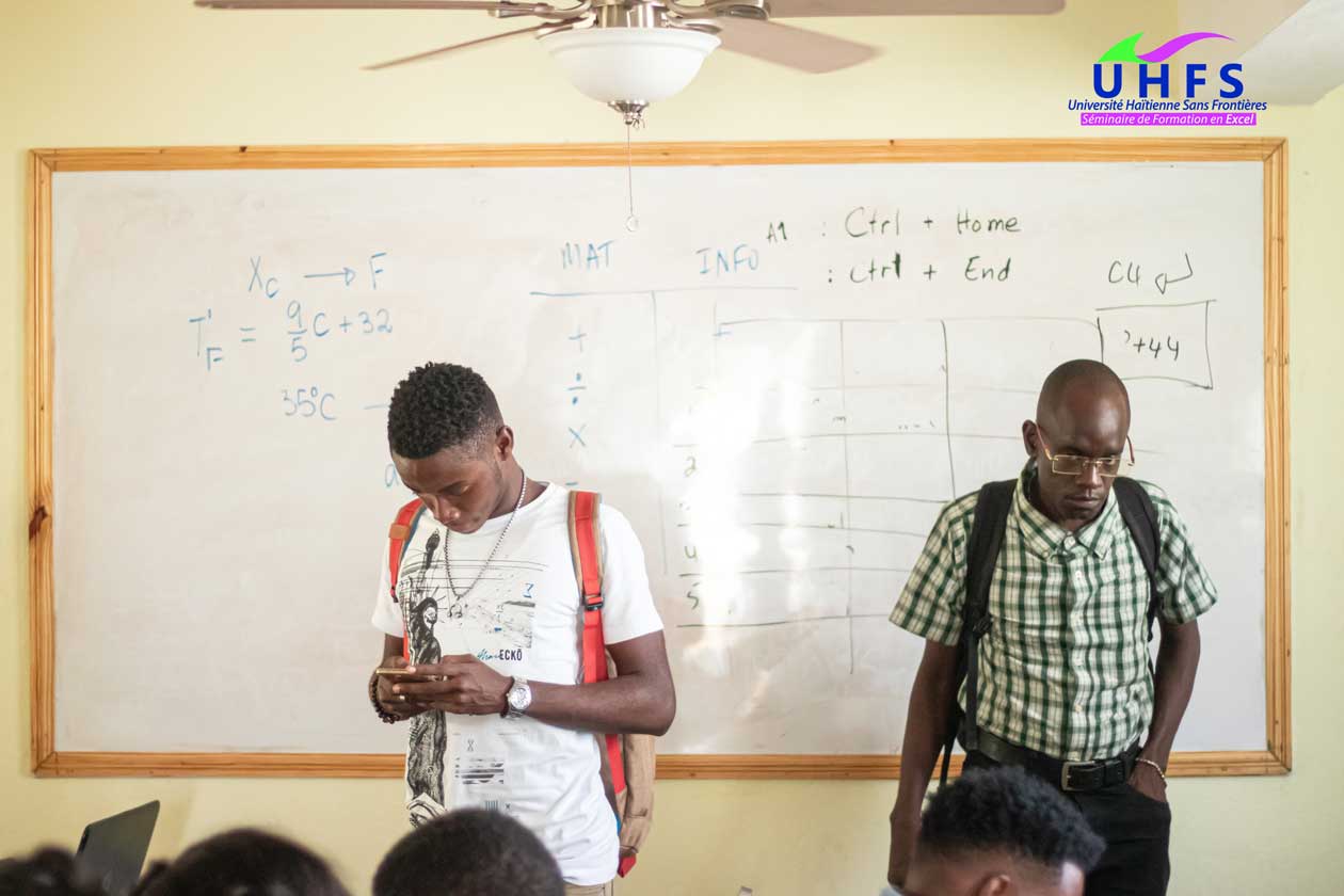 Étudiants en classe